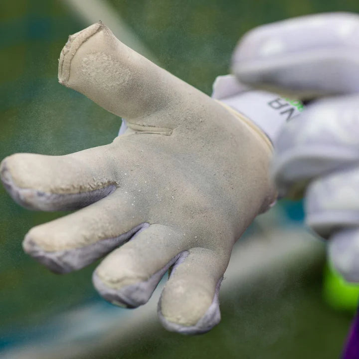 Spray Grip pour Gants de Gardien – Adhérence Maximale, Arrêts Imparables (120ml)